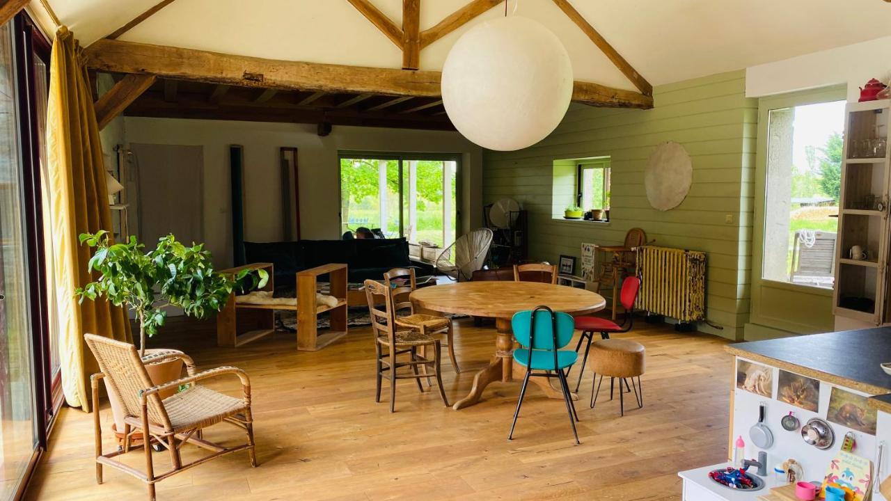 Chambre D'Hotes Dans Les Champs Jeux-Les-Bard Exterior foto