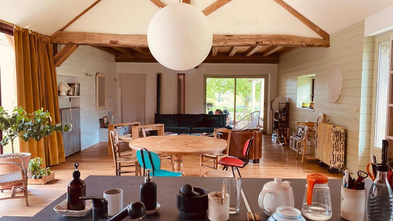 Chambre D'Hotes Dans Les Champs Jeux-Les-Bard Exterior foto